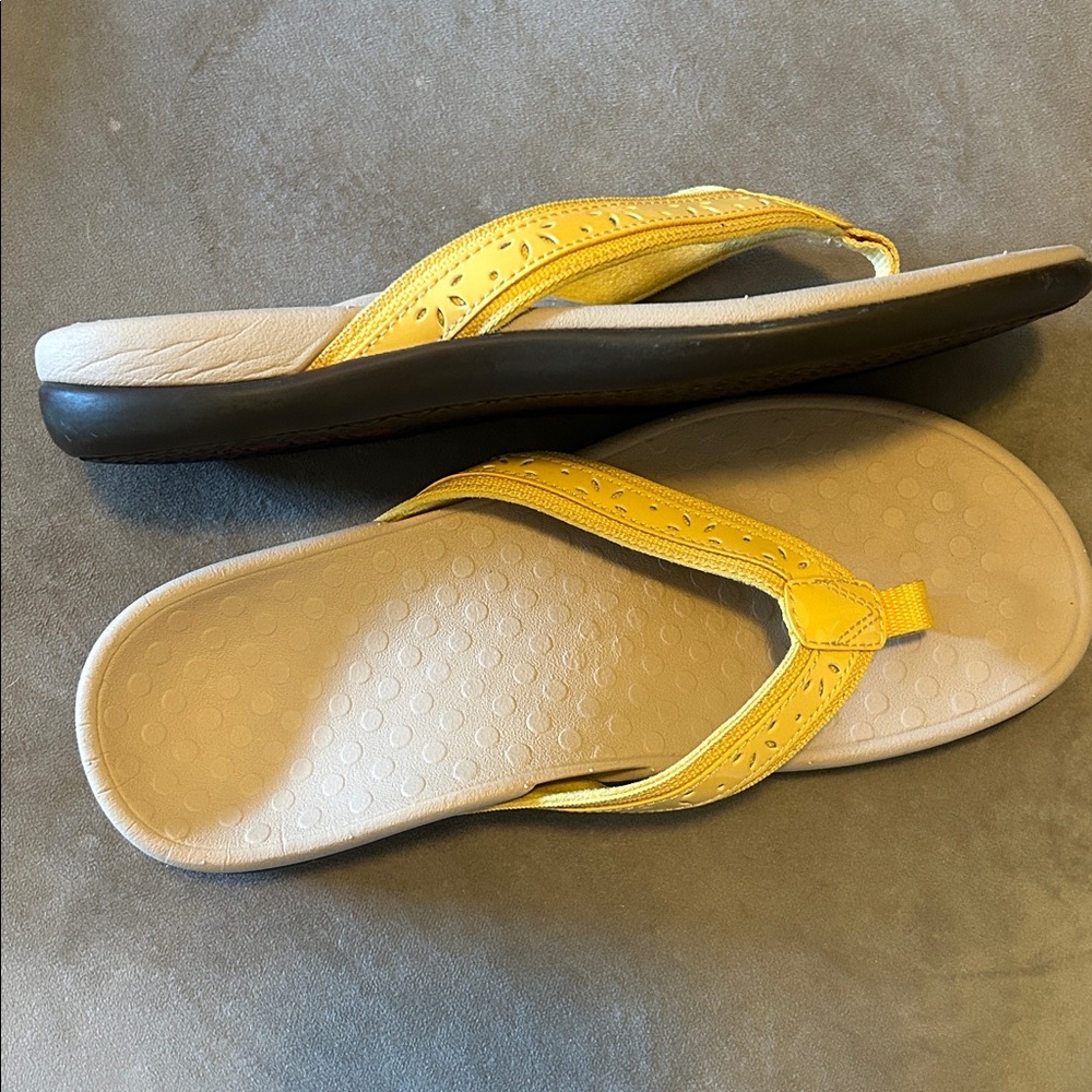 Vionic Yellow Women's Sandals - Picture 6 of 6